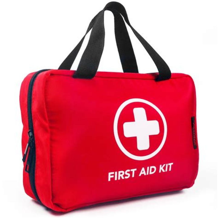 Difference between doctor-bag (Mastermind) and first-aid-kit (Fugative)?